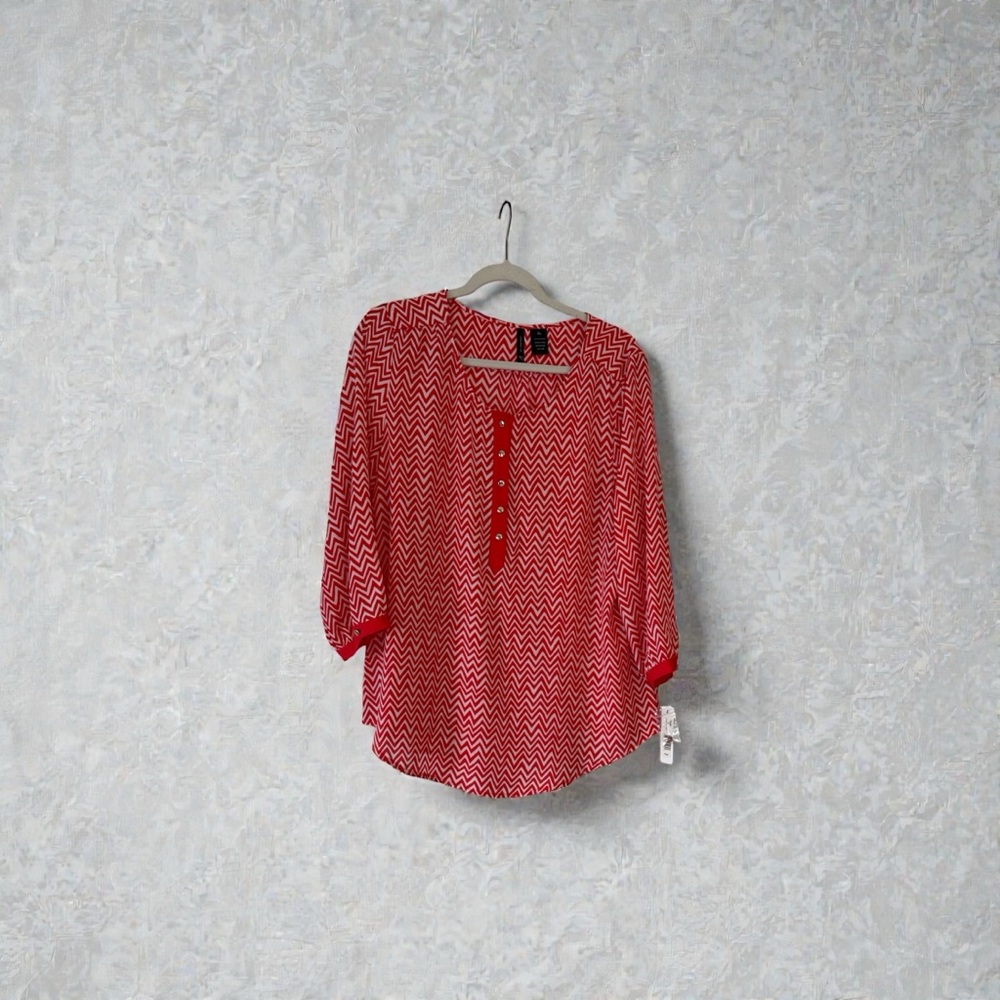 New Directions Salmon and White Chevron Blouse